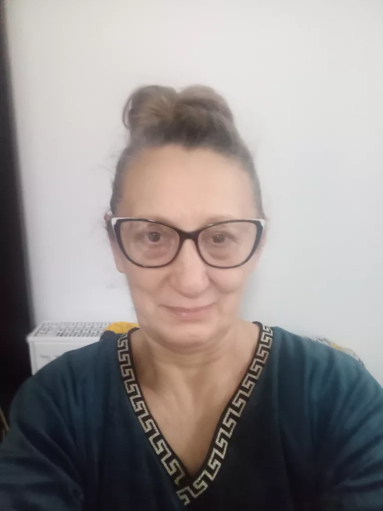 Szukam pracy jako opiekunka osób starszych