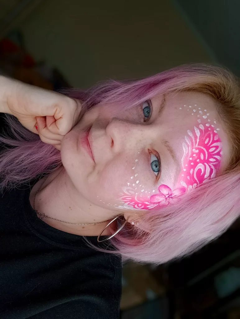 Kreatywne towarzystwo dla starszej osoby