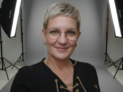 „Profesjonalna opiekunka seniora – pomoc w higienie, lekach, zakupach”