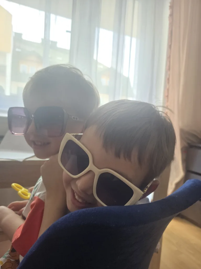 Szukam niani dla dwoch chlopcow 6 i 3 lata