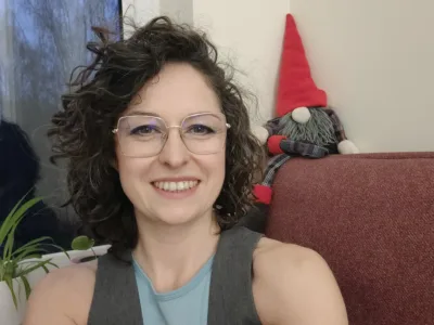 Opiekunka do dziecka lub osoby starszej – troskliwa, cierpliwa, godna zaufania