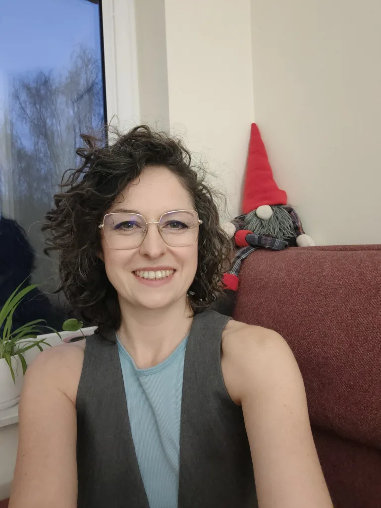 Opiekunka do dziecka lub osoby starszej – troskliwa, cierpliwa, godna zaufania